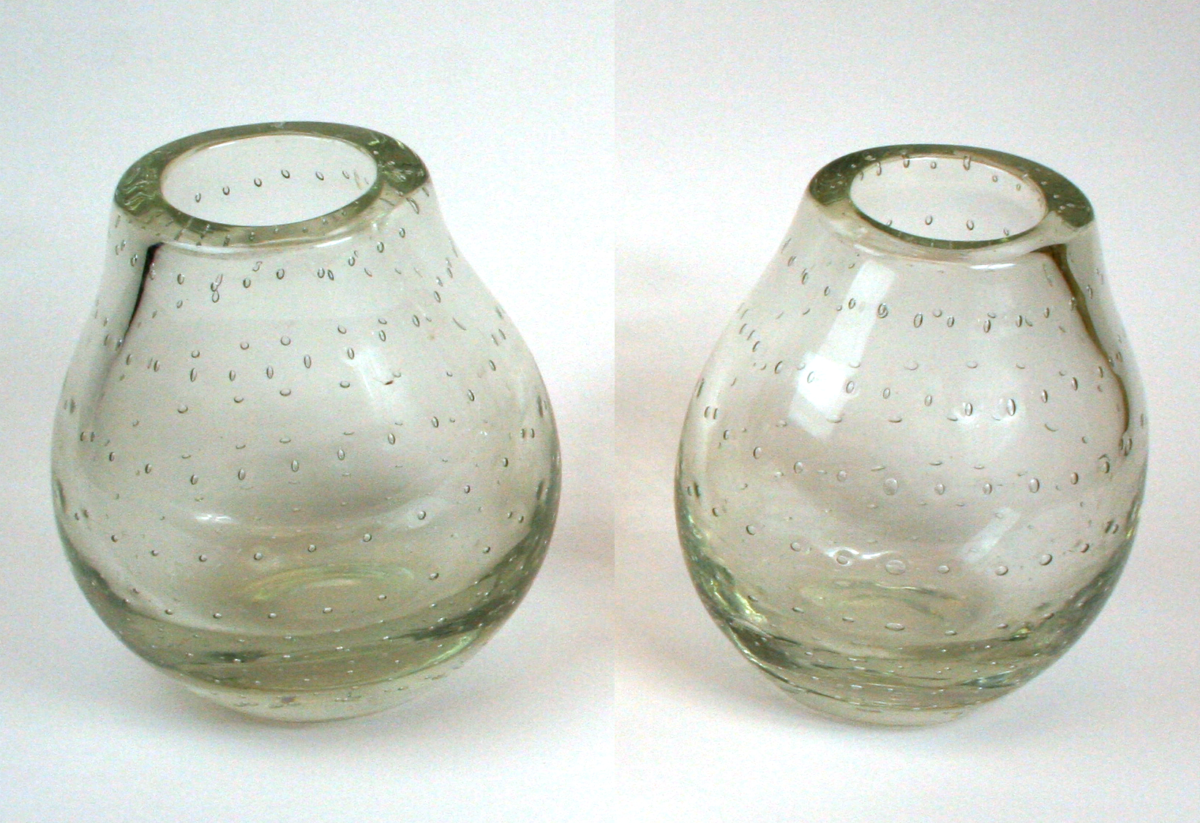 Pair of Murano controlled bubble glass vases